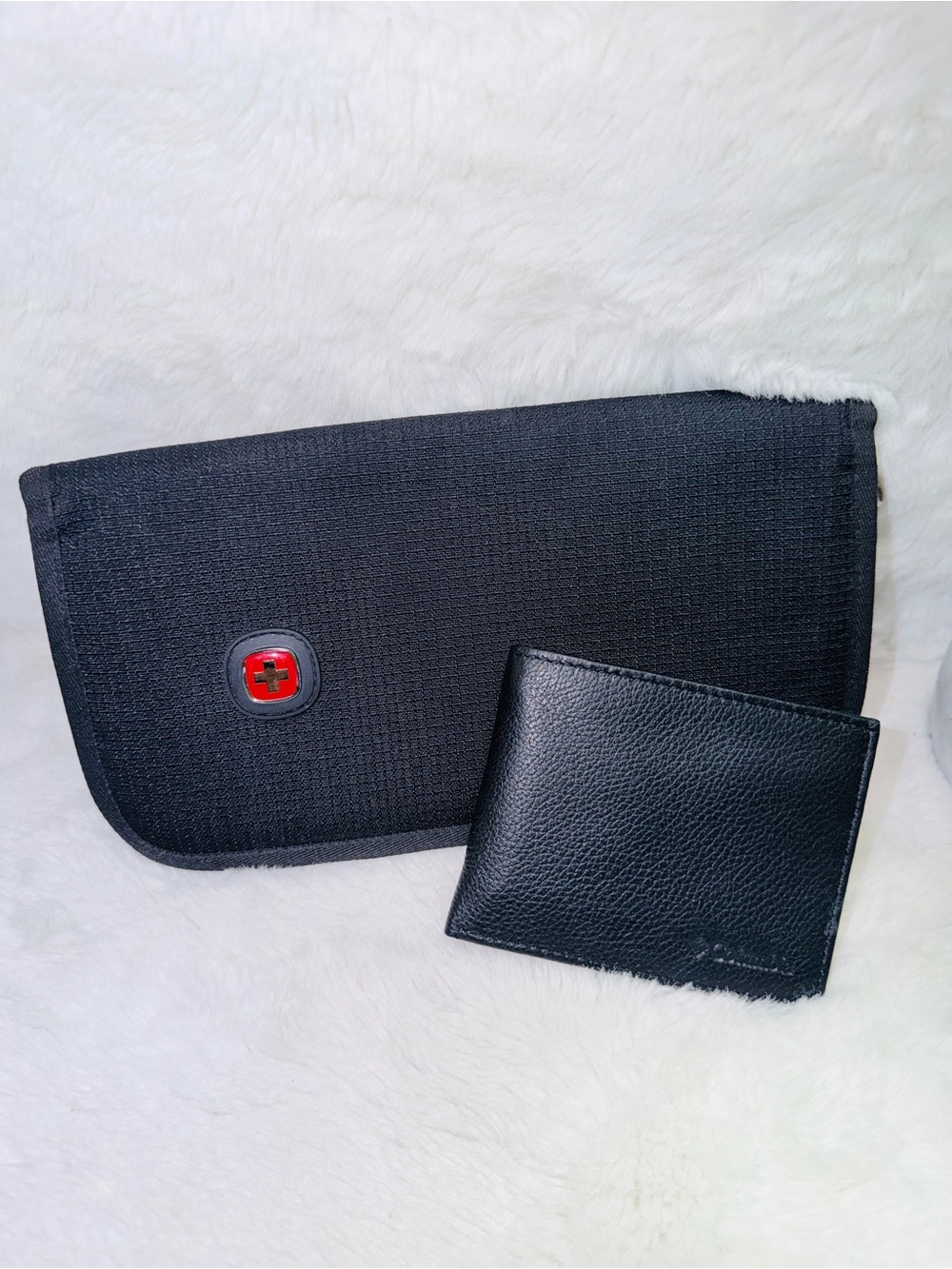 NWOT Columbia Leather Wallet and Key/Card Pouch & SwissGear Passport Holder 🔥